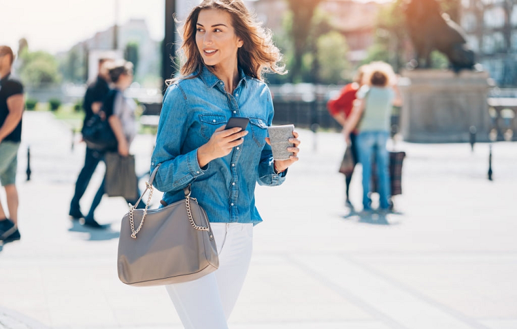 Exploring the Difference Between Satchel, Hobo and Tote Handbags Exploring the Difference Between Satchel, Hobo and Tote Handbags